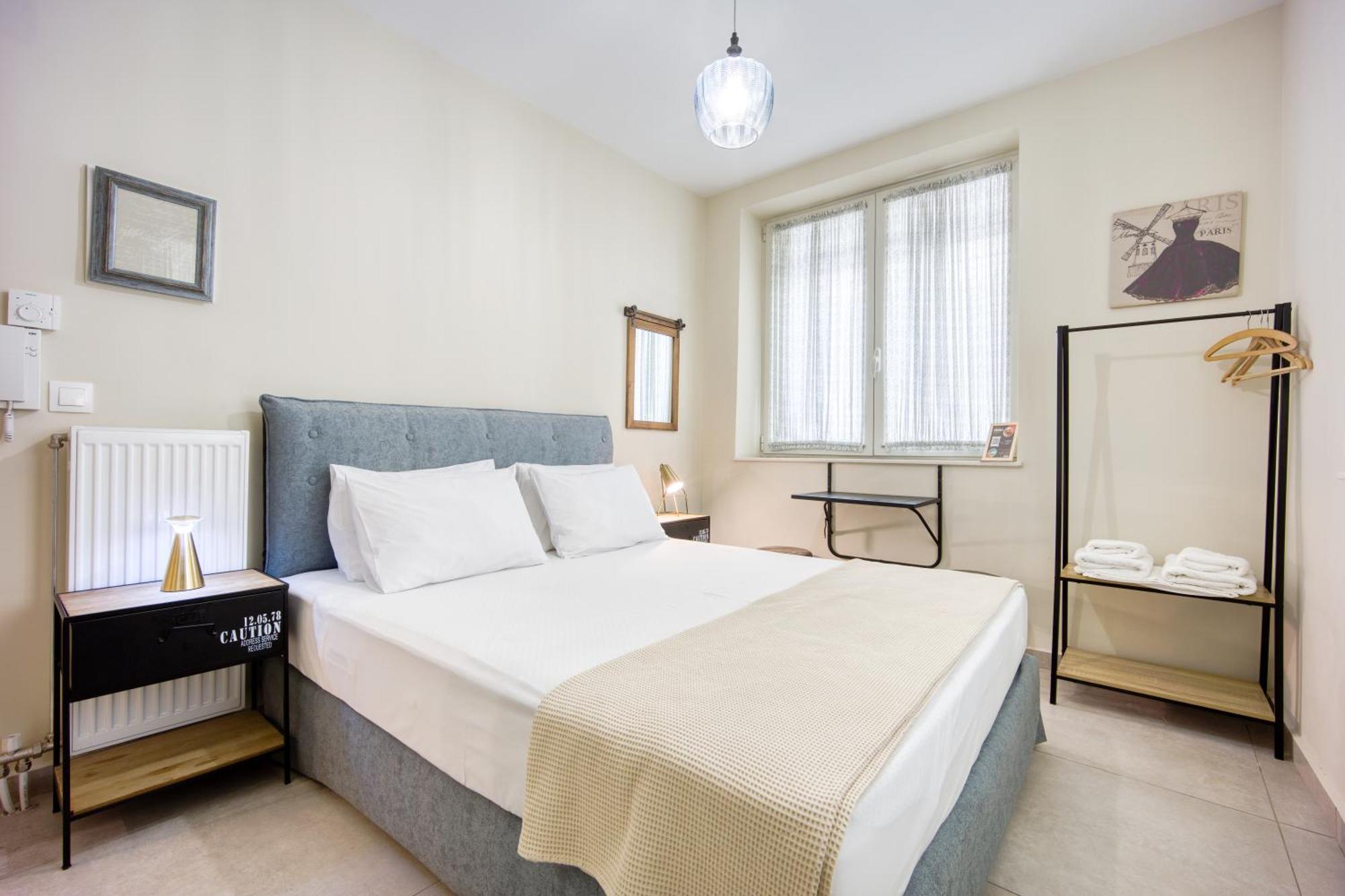 Bentzi...Boutique Apartment 1, Classic Double With Kitchenette, 2 Guests Aten Exteriör bild