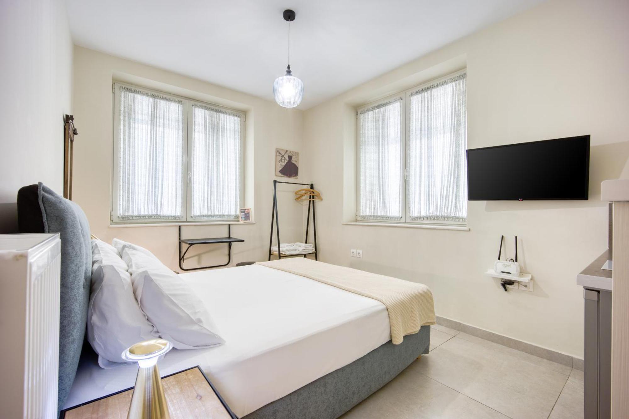Bentzi...Boutique Apartment 1, Classic Double With Kitchenette, 2 Guests Aten Exteriör bild